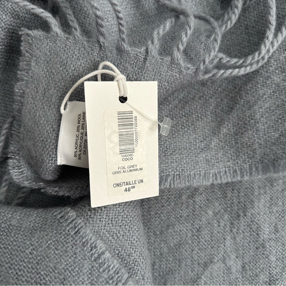 Aritzia Sunday Best Coco Scarf - Picture 5 of 6